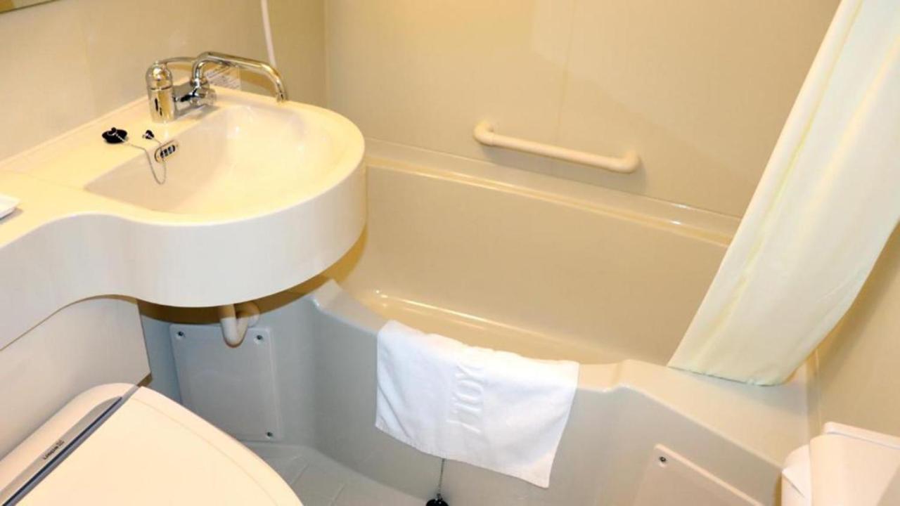 Toyoko Inn Hiroshima-Eki Stadium Mae المظهر الخارجي الصورة