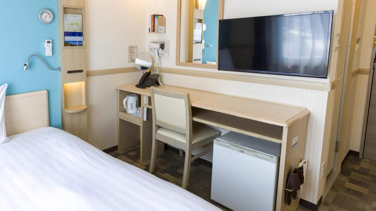 Toyoko Inn Hiroshima-Eki Stadium Mae المظهر الخارجي الصورة